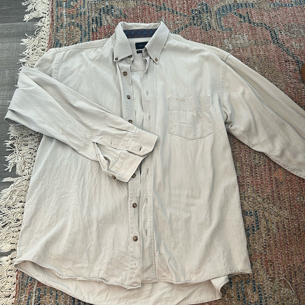 Sand garment washed men’s button down